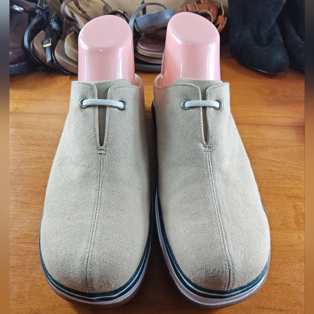 Clarks Canvas Mule Clogs Womens 10M Off White Casual Comfort Slip On Shoes